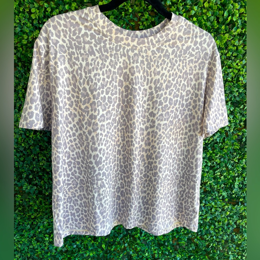 Johnny Was Calme Women’s Effect Drop Shoulder Tee in Leopard Print - NWT